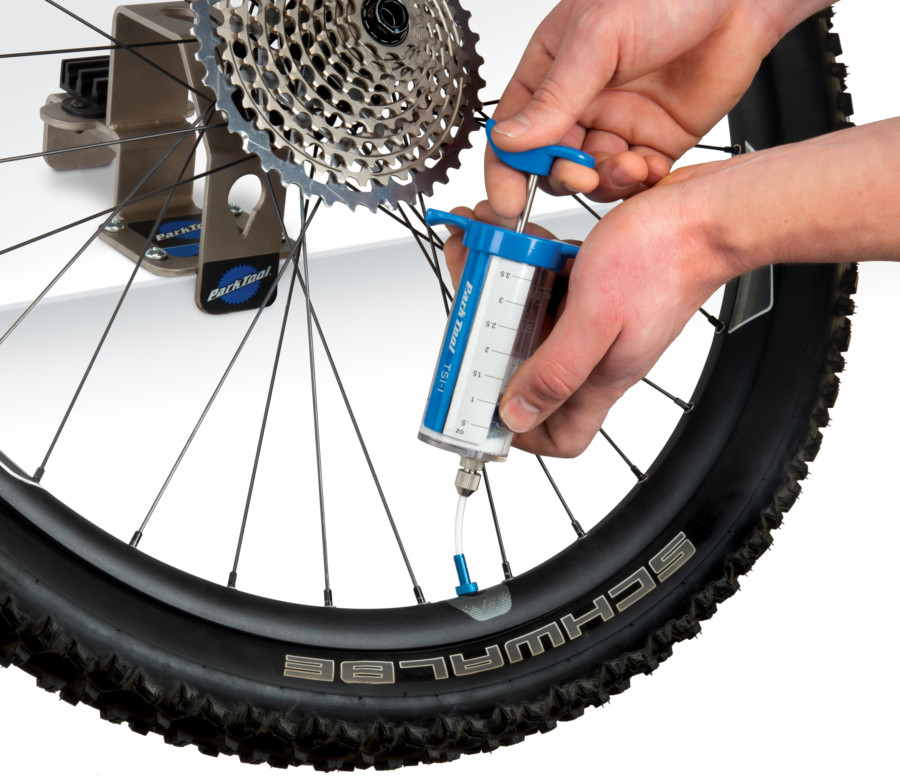 Park Tool plnička tmelu do bezdušových plášťov - TSI-1