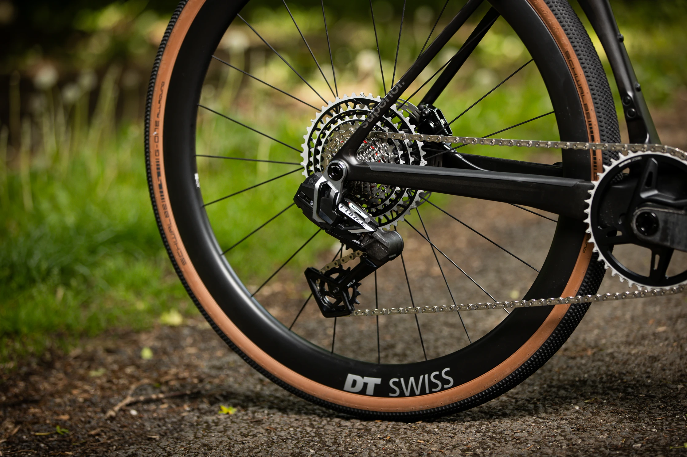 SUPERIOR XR 9.8 GR / Matte Carbon/Gloss Black / 700Cx58cm (XL)