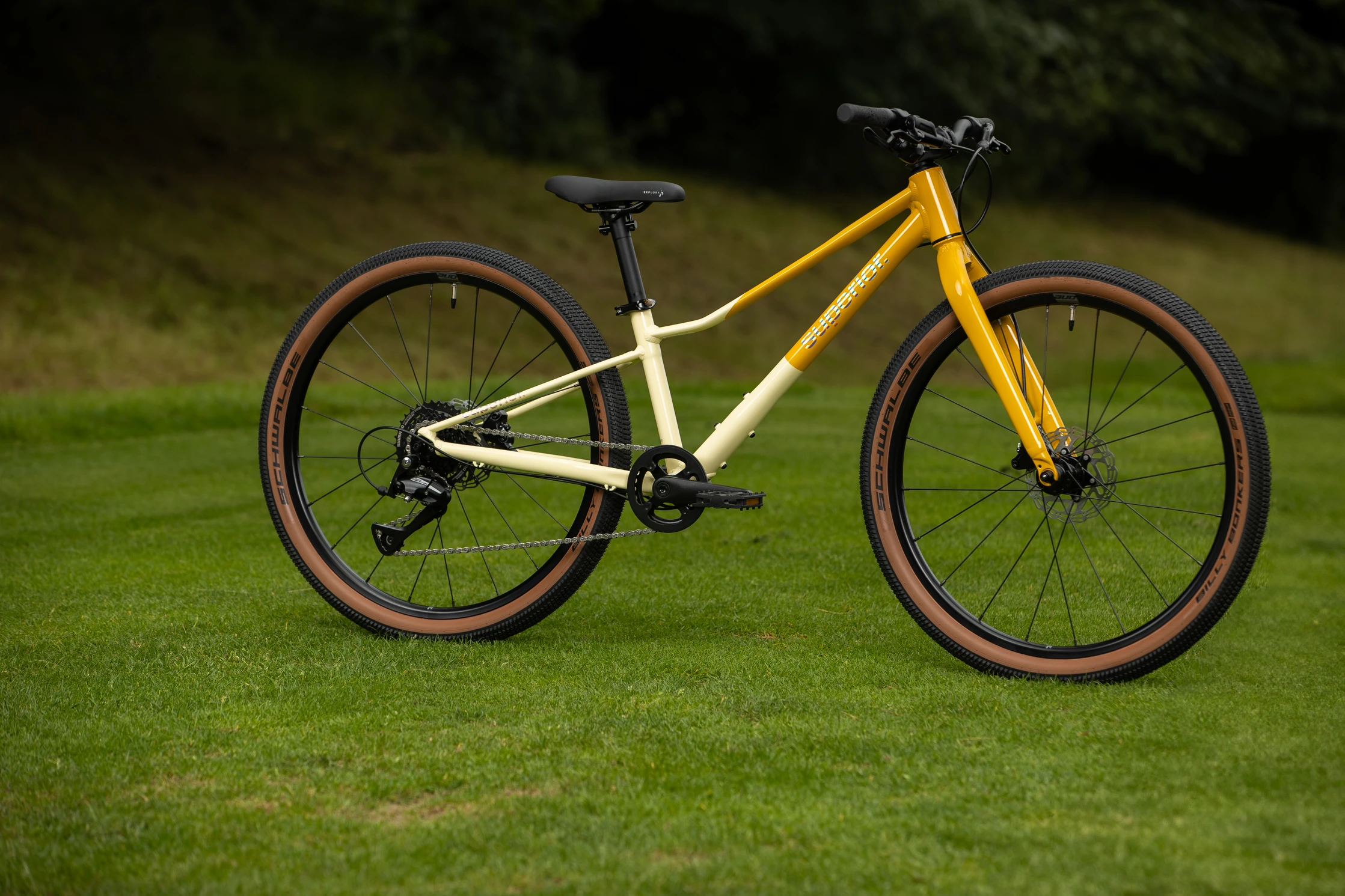 Superior F.L.Y. 24 / Gloss Yellow / 11.0"