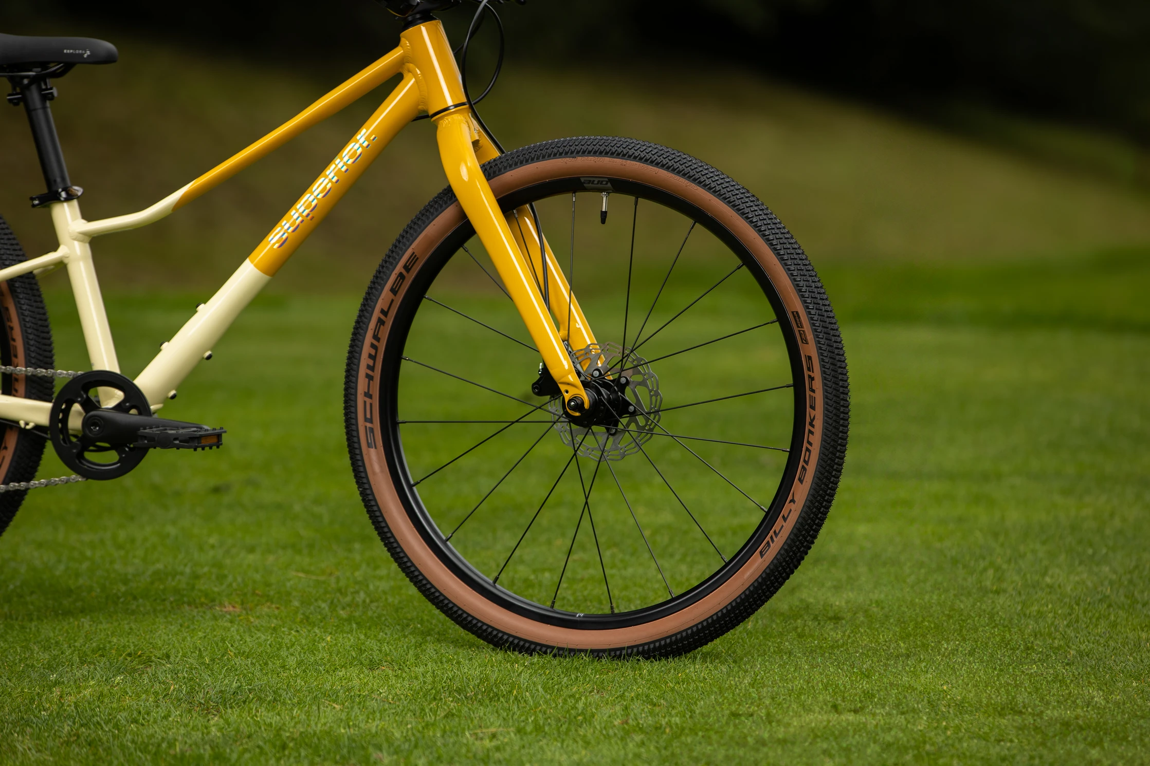 Superior F.L.Y. 24 / Gloss Yellow / 11.0"