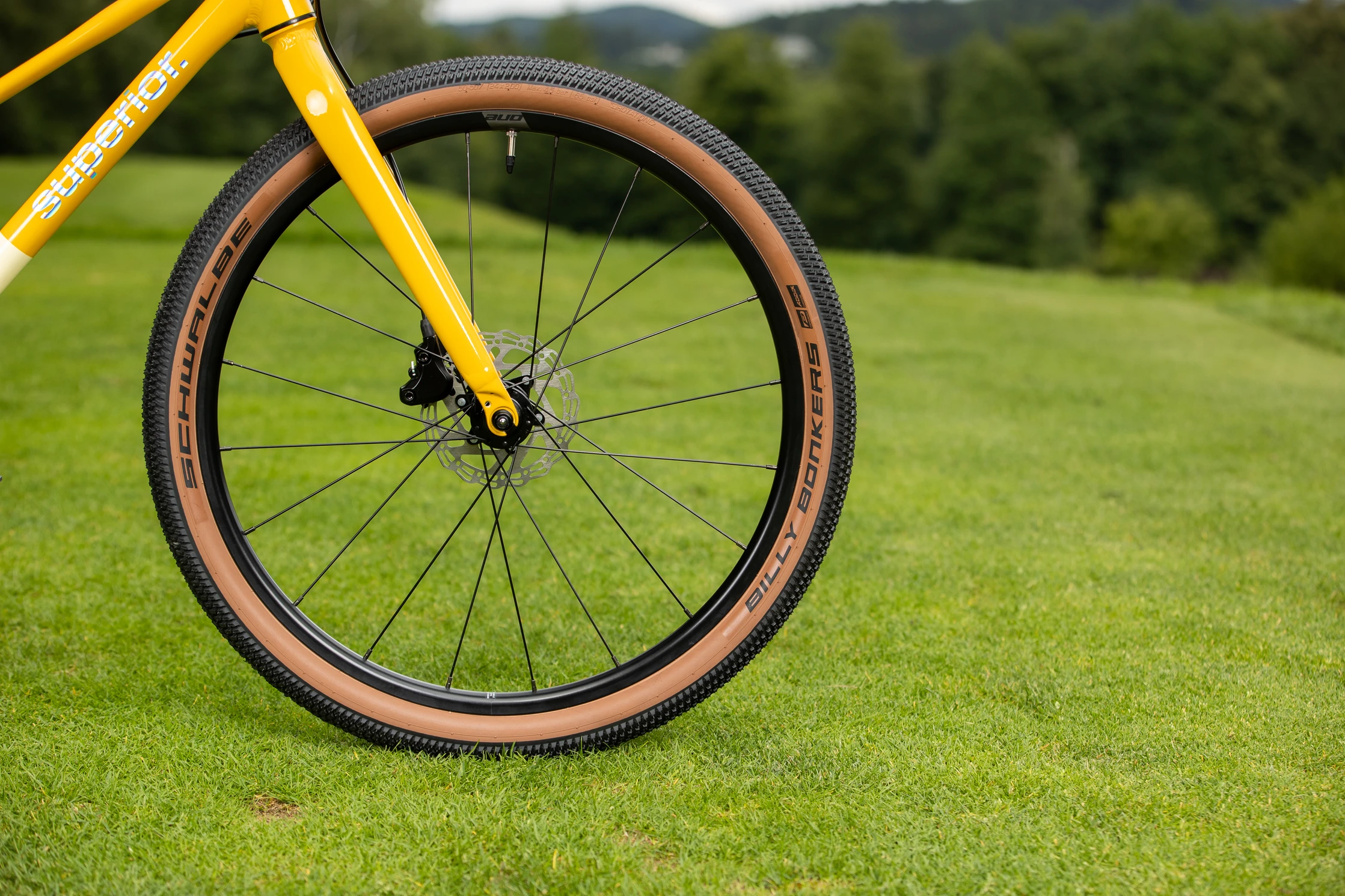 Superior F.L.Y. 24 / Gloss Yellow / 11.0"